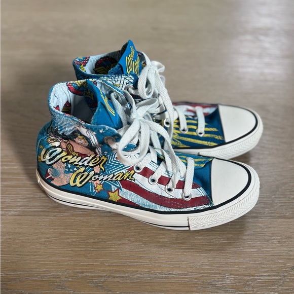 Converse Shoes - RARE Converse women’s high-top DC Comics Wonder Woman sneakers shoes size 6